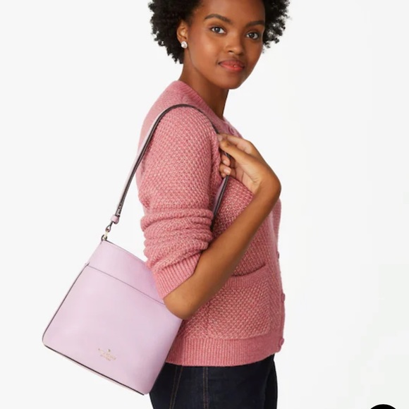 Kate Spade Leila Small Bucket Bag
COLOR:
Quartz Pink
NWT - Picture 4 of 16